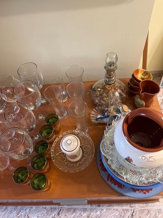 Juego de copas y jarra de cristal