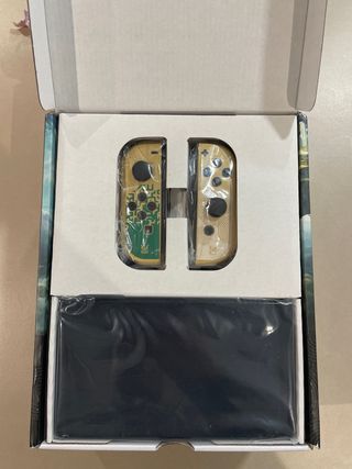 Nintendo Switch OLED Zelda Tears of the Kingdom