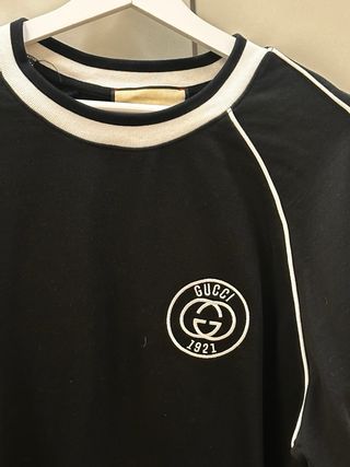 Sudadera Gucci Negra con Detalles Blancos