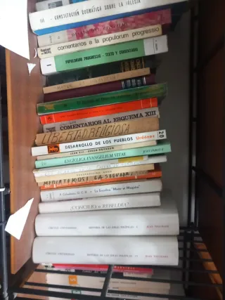 Libros varios religión a 1€ cada uno