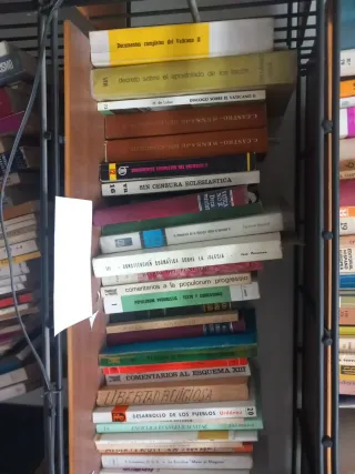 Libros varios religión a 1€ cada uno