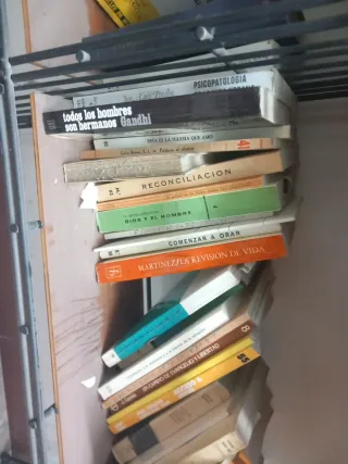 Libros varios religión a 1€ cada uno