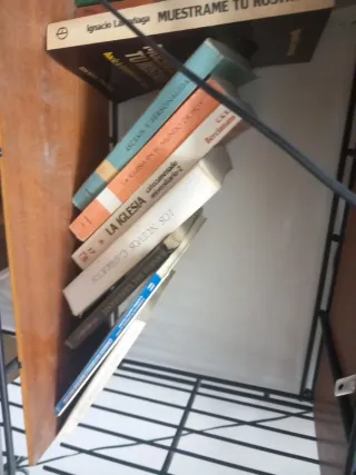 Libros varios religión a 1€ cada uno