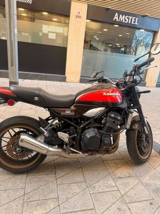 Se vende Kawasaki Z900RS 900cc en muy buen estado.