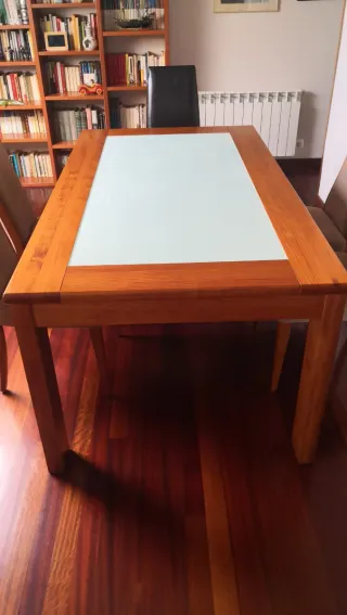 Mesa de comedor madera y cristal