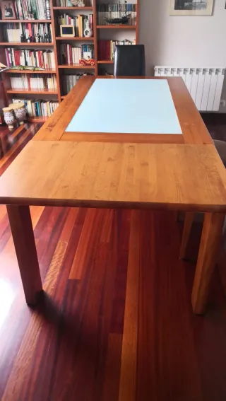 Mesa de comedor madera y cristal