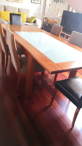 Mesa de comedor madera y cristal