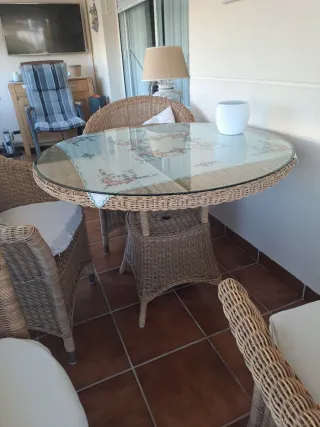 Mesa y sillones jardín o terraza