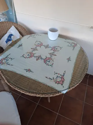 Mesa y sillones jardín o terraza