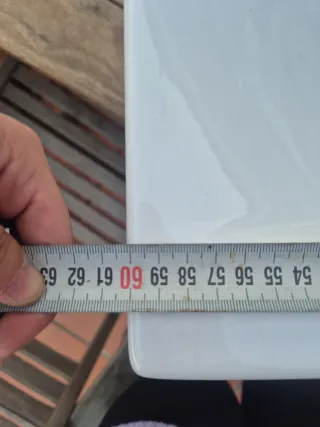 Lavabo de baño con grifo