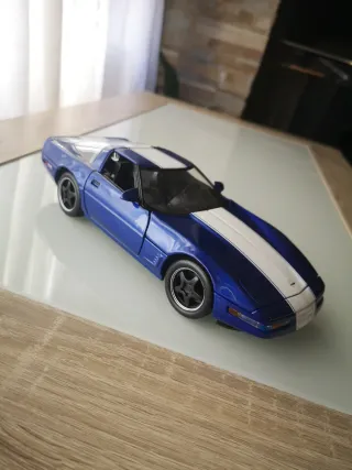 Maqueta Corvette Grand Sport 1:18 Maisto