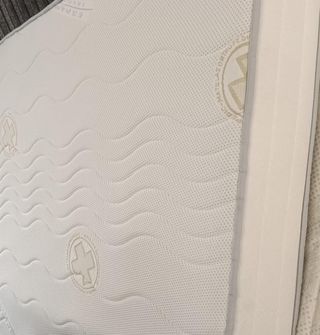 Colchón 135x190 ortopedico muy bueno exposición