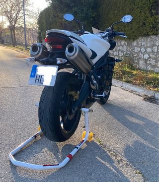 Triumph Street Triple 675 A2