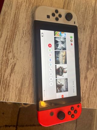 Nintendo Switch Blanca y Roja