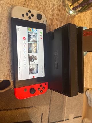 Nintendo Switch Blanca y Roja