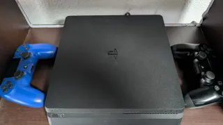 PS4 Slim Negra + 2 mandos