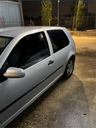 VOLKSWAGEN GOLF 4