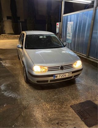 VOLKSWAGEN GOLF 4