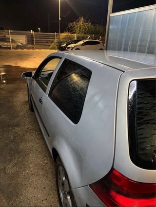 VOLKSWAGEN GOLF 4