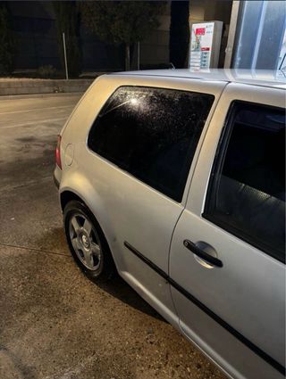 VOLKSWAGEN GOLF 4