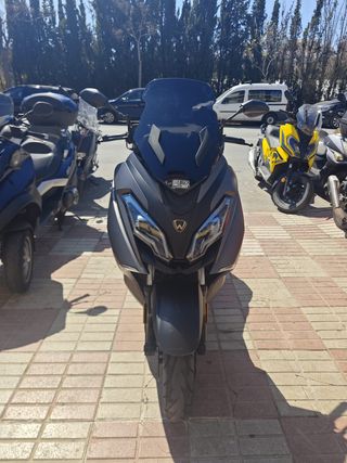 Wottan Storm-S 300cc Maxi Scooter