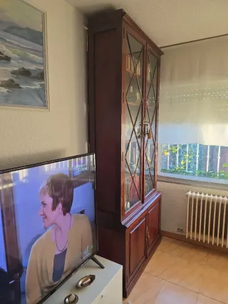 Libreria de madera noble muy antigua