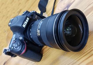 Nikon D610 + Objetivo Nikkor 24-70mm