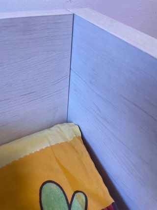 Cama infantil con conchon y nordico con funda.