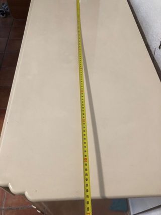 Tocador beige de madera