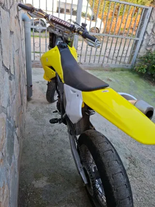Suzuki RMZ 250 Cross/Supermotard