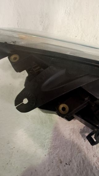 FARO DELANTERO IZQUIERDO FORD FOCUS BERLINA (CAP) 793690