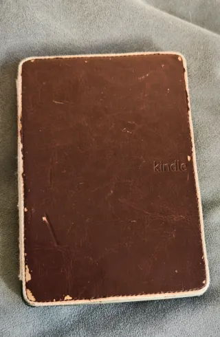 Kindle Touch 4 de  3Gb. Detalles en la descripción