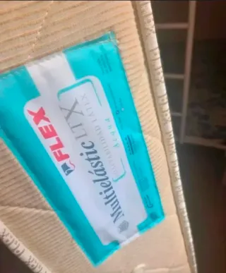 Litera metálica blanca