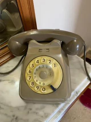 Teléfono antiguo Italtel beige