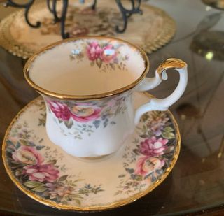 Taza de porcelana inglesa Royal Albert