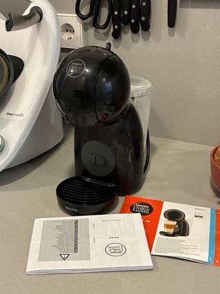 Cafetera Dolce Gusto Krups casi nueva
