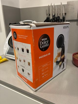 Cafetera Dolce Gusto Krups casi nueva