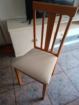 Silla de comedor madera y tela beige