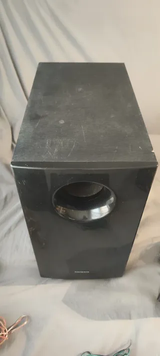 Altavoces Onkyo 5.1 Negro De Regaló amplificador.
