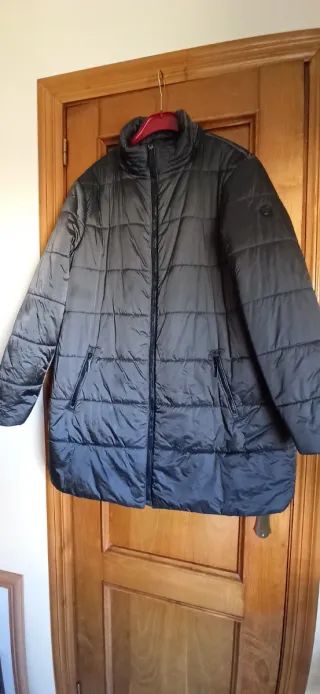 3 Parkas AZ Collection Mujer Negra y gris oscuro.