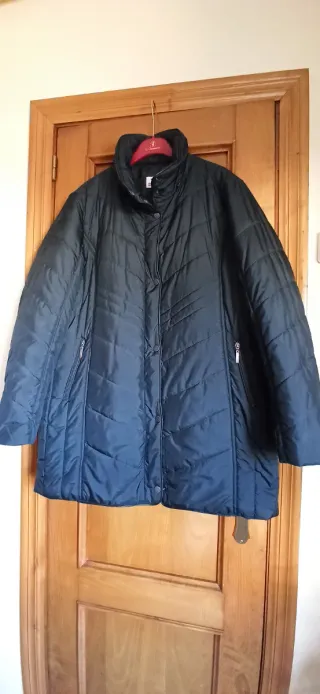 3 Parkas AZ Collection Mujer Negra y gris oscuro.