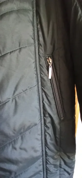 3 Parkas AZ Collection Mujer Negra y gris oscuro.