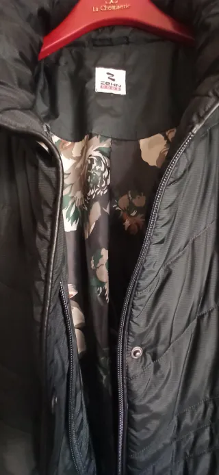 3 Parkas AZ Collection Mujer Negra y gris oscuro.