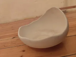 Macetero cerámica y Máscara. sin decorar