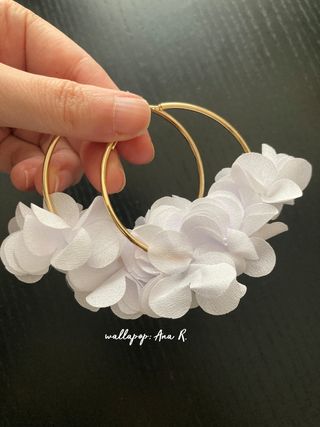 Lote flamenca pendientes de aro y flor blanca