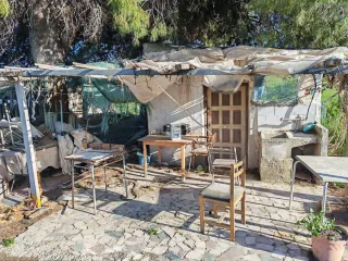 Se vende casa con terreno cerca Dolores