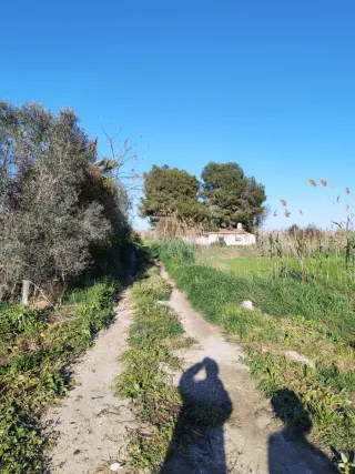 Se vende casa con terreno cerca Dolores