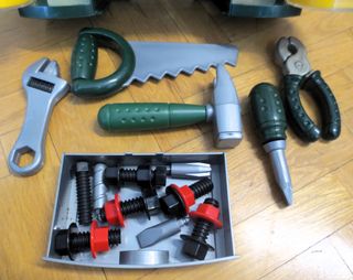 MALETIN HERRRAMIENTAS DE JUGUETE BOSCH THEO KLEIN