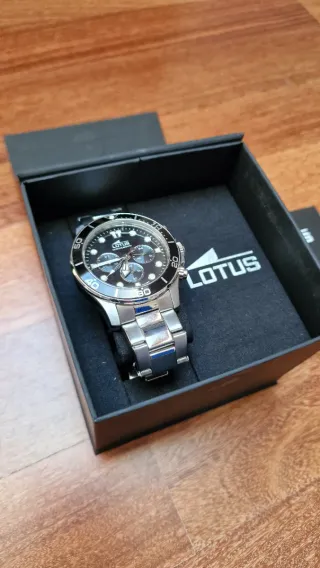 Reloj Lotus