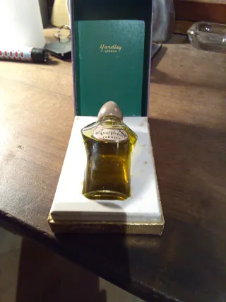 Botellita de perfume Yardley April Violets